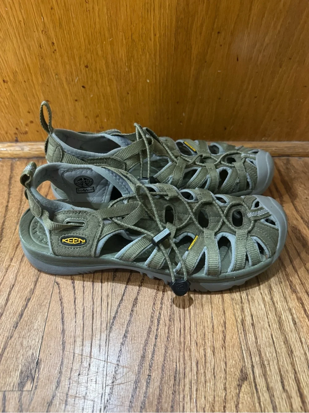 Women’s KEEN Olive Green Waterproof Closed-Toe Sandals Size 9